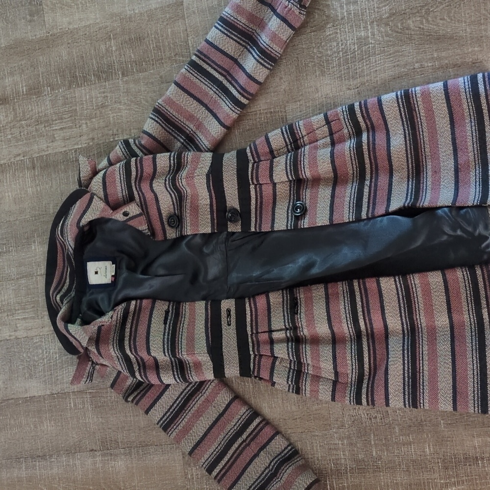 Women's size 2 bow shoulder coat bought at Anthropologie